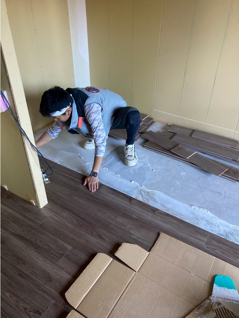 明石市マンションフローリング施工