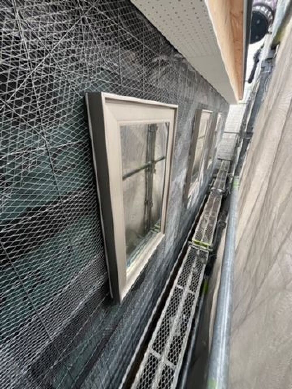 モルタル下地　ラス網施工