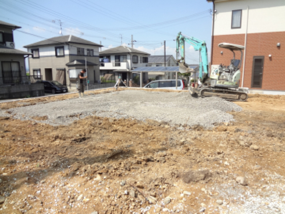 基礎工事始まりました。