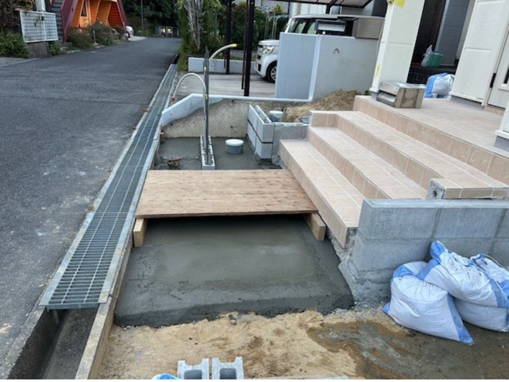 外構リフォーム工事ピンコロ石下地