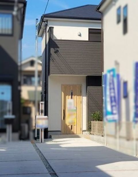 南大中1丁目新築戸建3号棟玄関