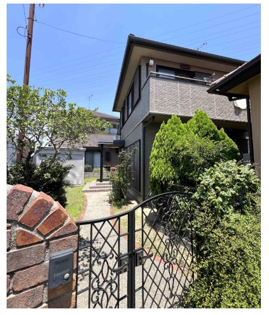 西野添２丁目中古戸建アプローチ写真