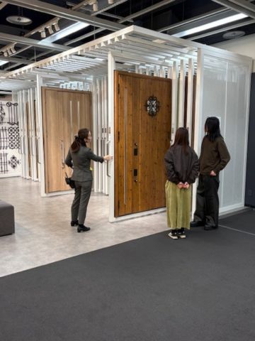 LIXILショールーム玄関ドア