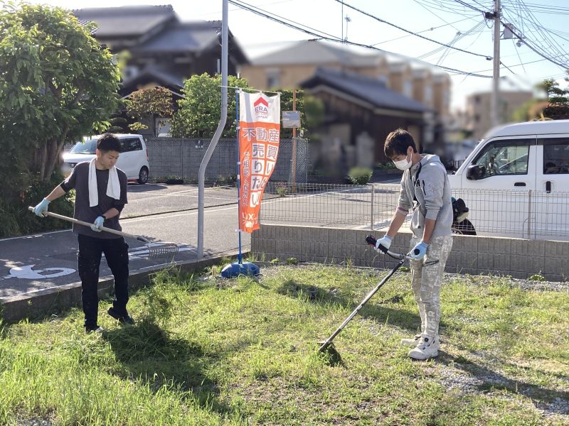 大工さんが草刈りをしてくれました