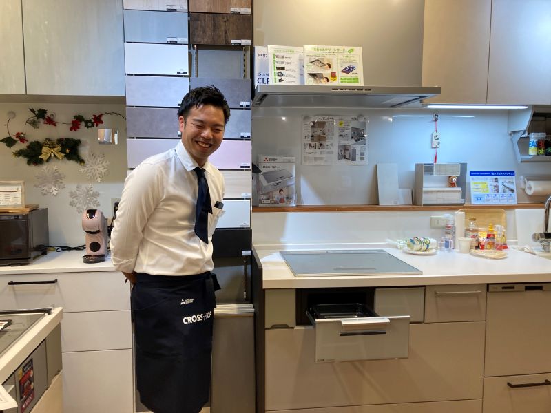 笑顔で説明される三菱電機のご担当者