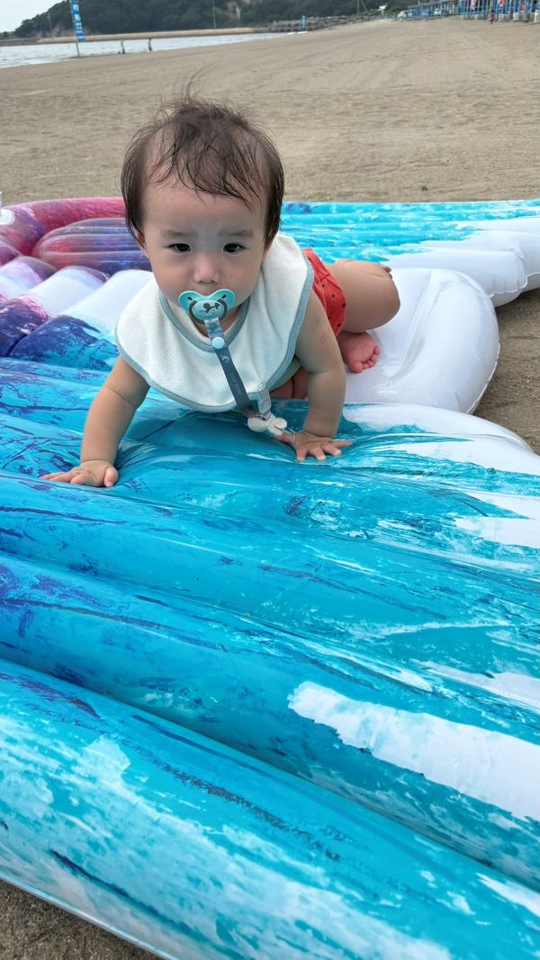ヘアバンドをつけてご機嫌