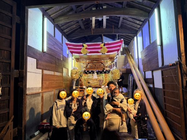 祭りで兄弟と写真