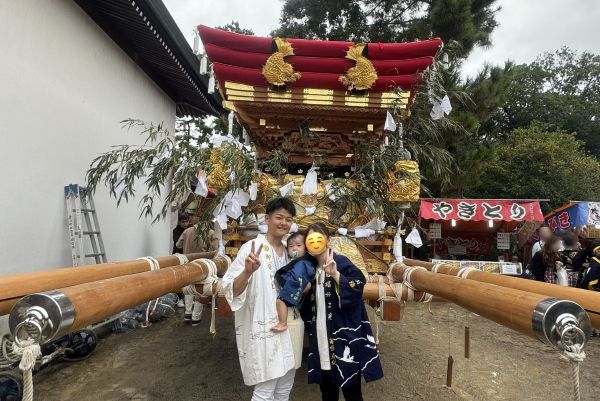 祭りで家族写真