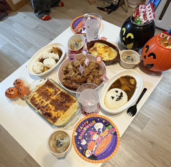 テーブルいっぱいのお料理