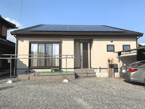 太陽光発電付き平屋