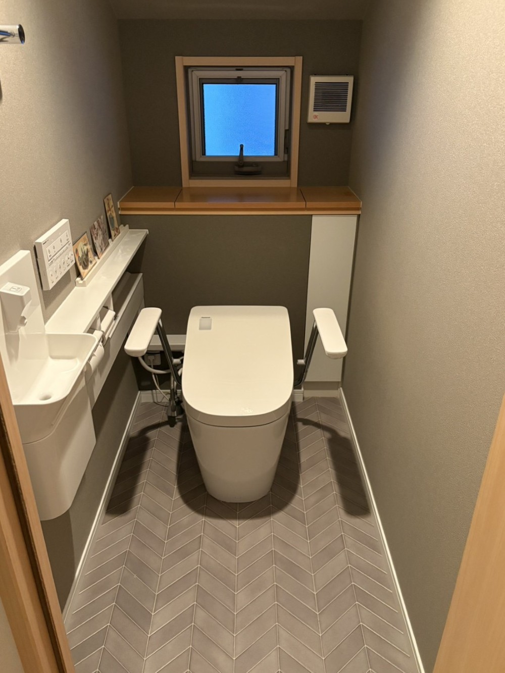 部屋みたいなトイレ