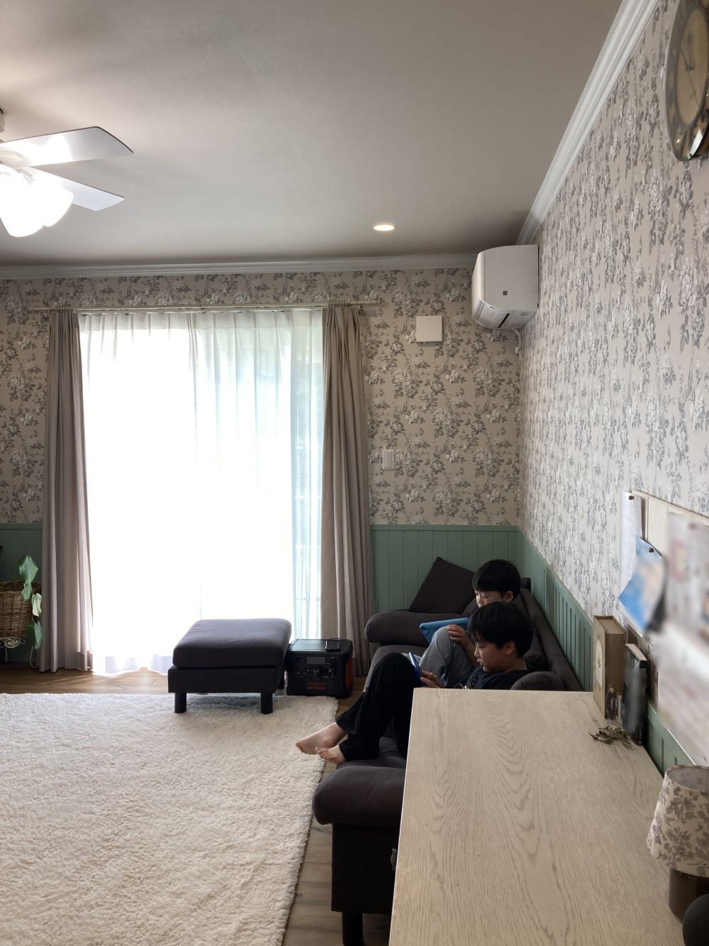 お子さまもリラックスして過ごすリビング