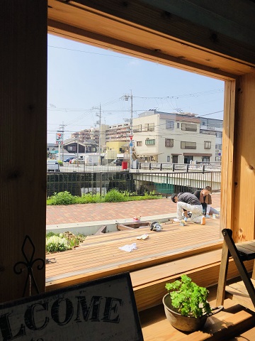 社内からウッドデッキ撮影